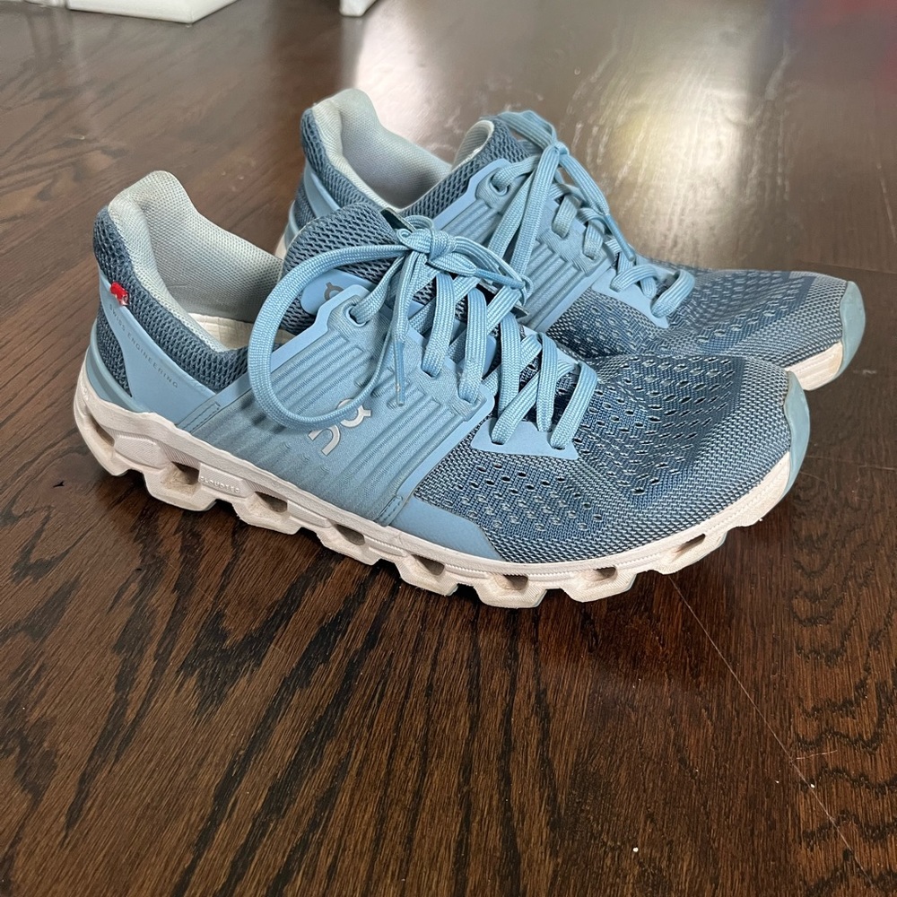 Blue On cloud on cloudswift sneakers